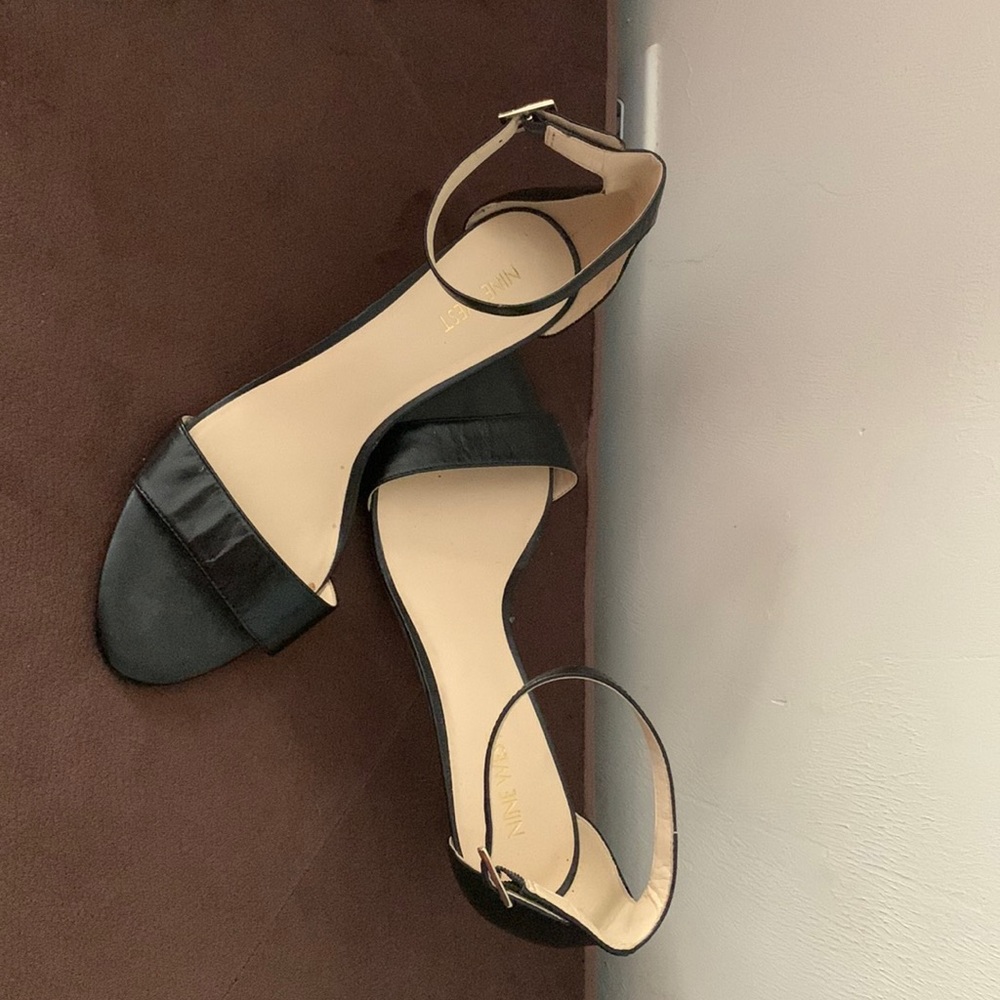 Nine West Low Hell Sandals  Size 9.5M EUC